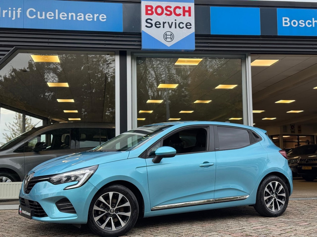 Renault Clio - 1.6 E-Tech Hybrid 140 Zen LM velgen / Navi / P-sensoren / 1e eigenaar - AutoWereld.nl