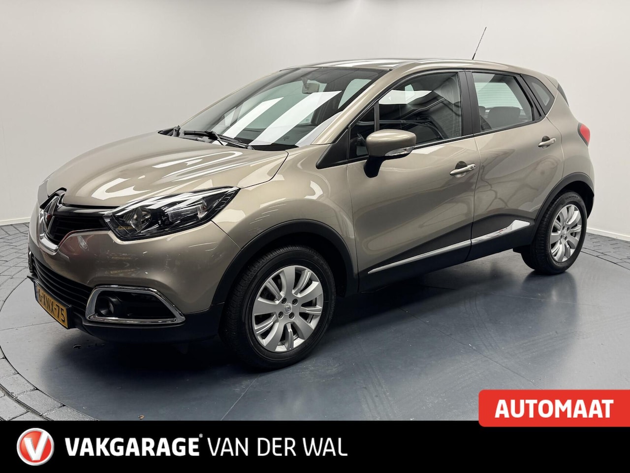 Renault Captur - 1.2 TCe Automaat-Airco-Trekhaak-Navigatie-Cr.contr-Lm16''velgen-Parkeersensoren - AutoWereld.nl