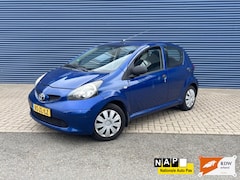 Toyota Aygo - 1.0 / NAP / Zuinig / Netto / Leuke auto
