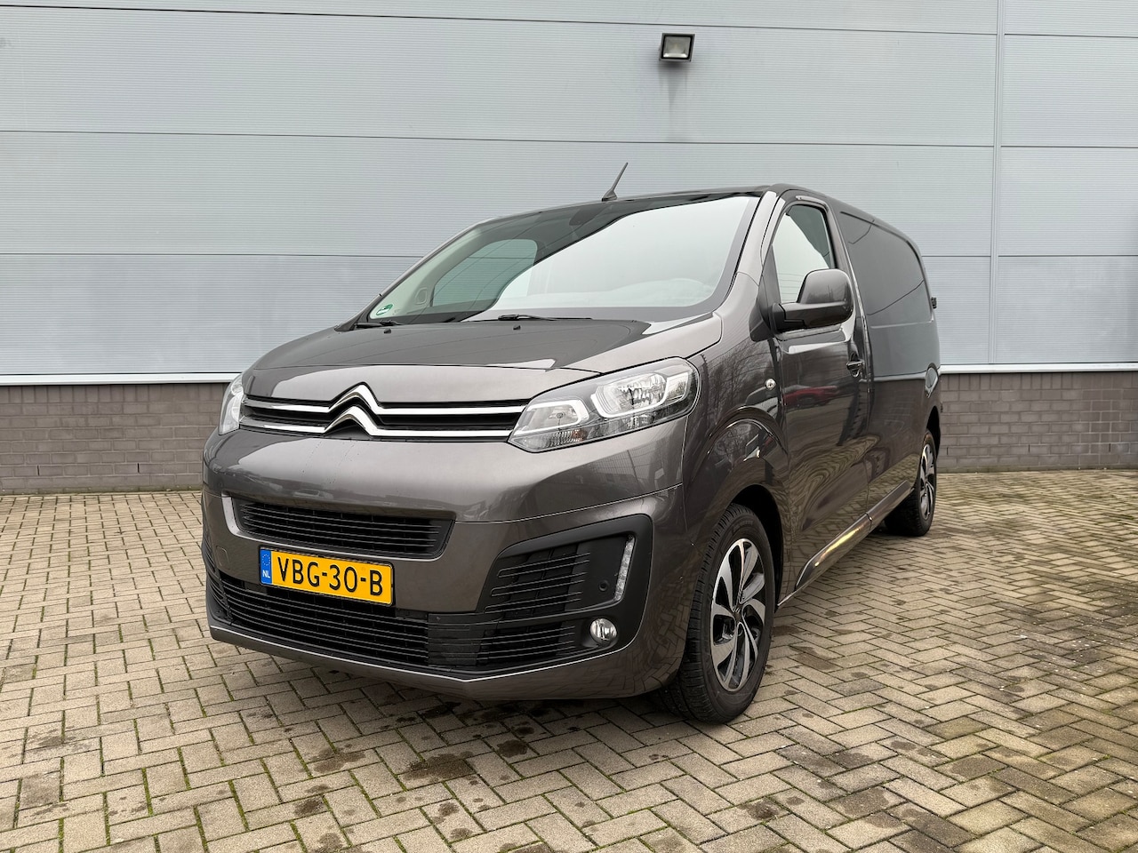 Citroën Jumpy - M 2.0 BlueHDi 120PK 3-zits | Safari Actie| Navigatie | Lederen Bekleding | Parkeersensoren - AutoWereld.nl