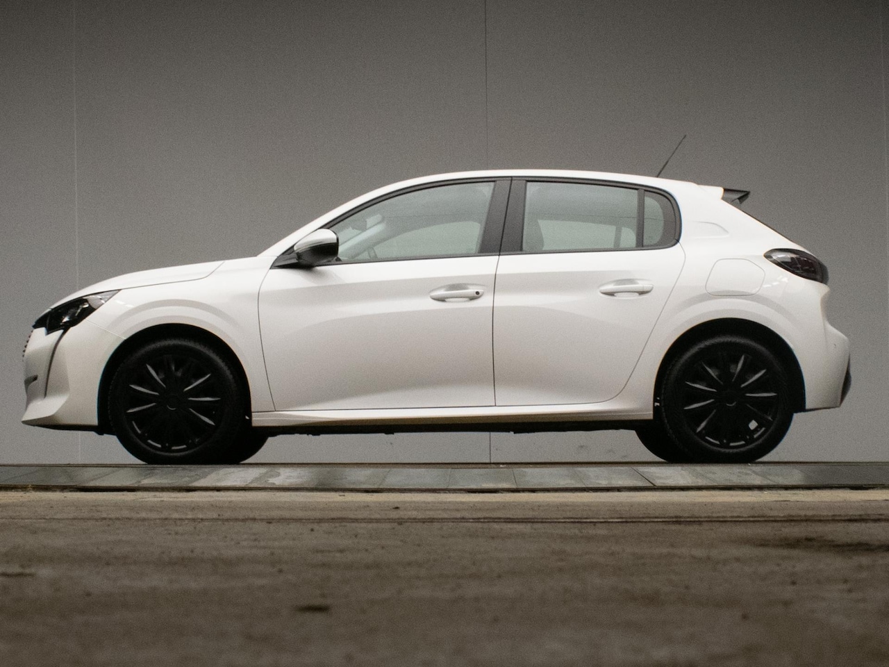 Peugeot 208 - 1.2 PureTech Active Sport (APPLE CARPLAY,NAVI,CRUISE,PDC,CLIMATE,LED,WHITE EDITION,SPORTST - AutoWereld.nl