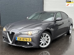 Alfa Romeo Giulia - 2.2 Super AUTOMAAT/LEDER/NAVI/LMV/GOEDONDERHOUDEN