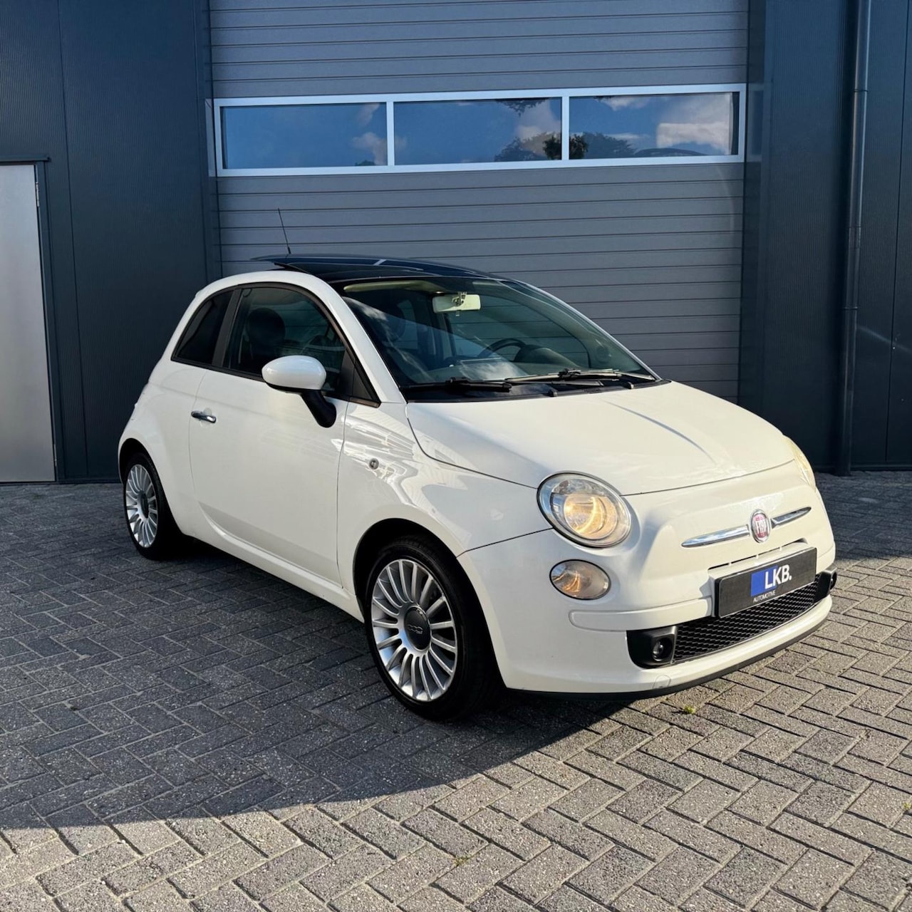 Fiat 500 - 1.2 Naked Parelmoer wit, Panorama dak, CarPlay, Airco, Apk - AutoWereld.nl