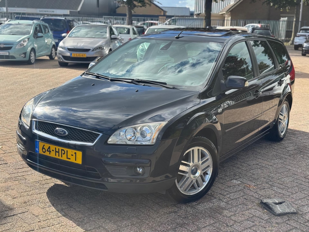 Ford Focus Wagon - 2.0-16V Titanium AUTOMAAT SCHUIFDAK LEER AIRCO CRUISE CTRL - AutoWereld.nl