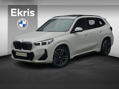 BMW iX1 - eDrive20 M Sport | Trekhaak / Panoramadak / Harman Kardon / Cruise control adaptief met St