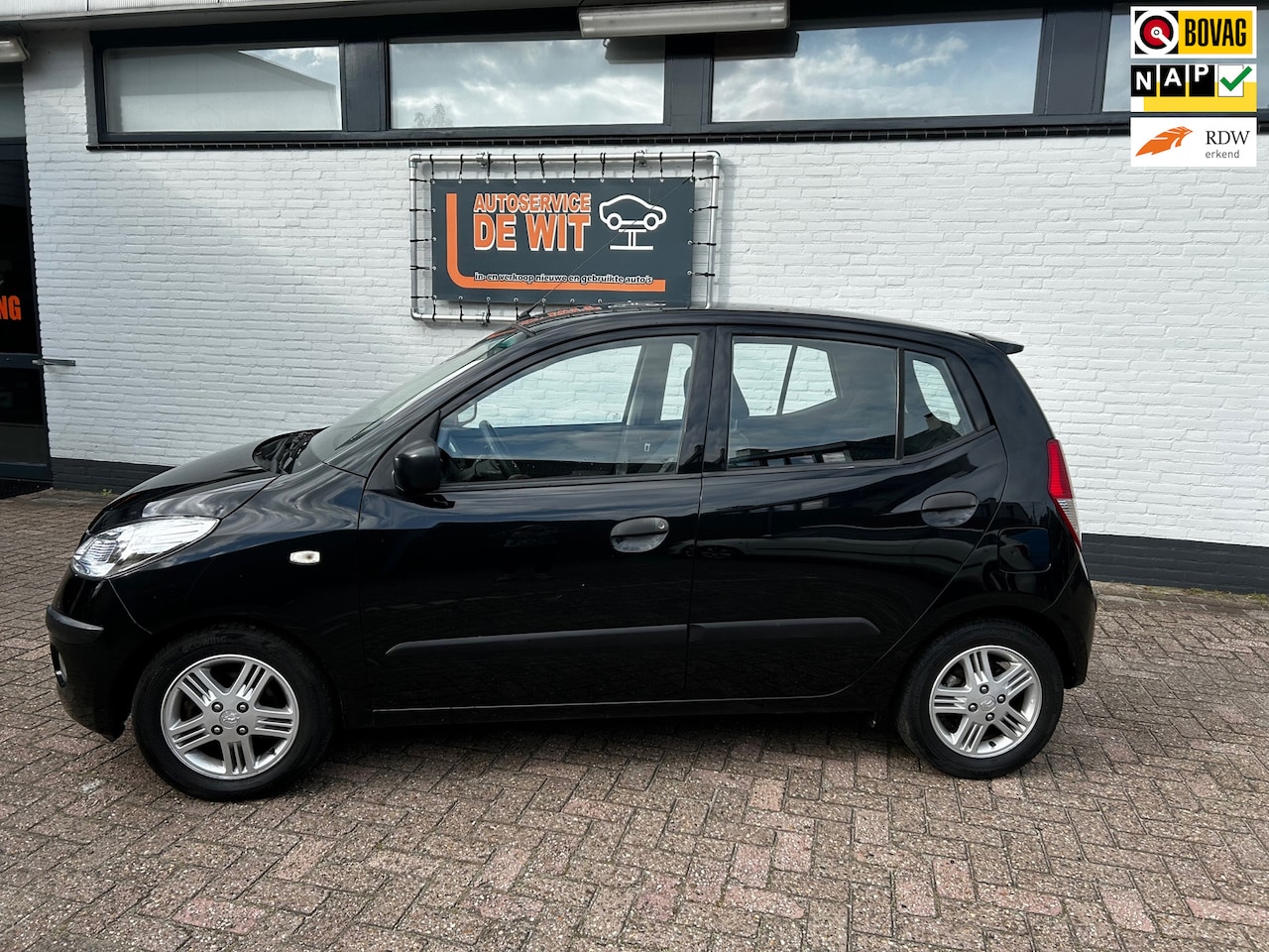 Hyundai i10 - 1.1 Active Orange Babies automaat - AutoWereld.nl