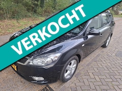 Kia Cee'd Sporty Wagon - 1.4 CVVT Seven km stand 143818