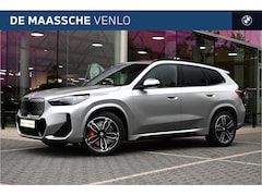 BMW iX1 - eDrive20 High Executive M Sport / Panoramadak / Trekhaak / Sportstoelen / M Adaptief onder