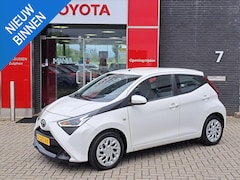 Toyota Aygo X - X-PLAY CAMERA AIRCO APPLE CAR PLAY & ANDROID AUTO