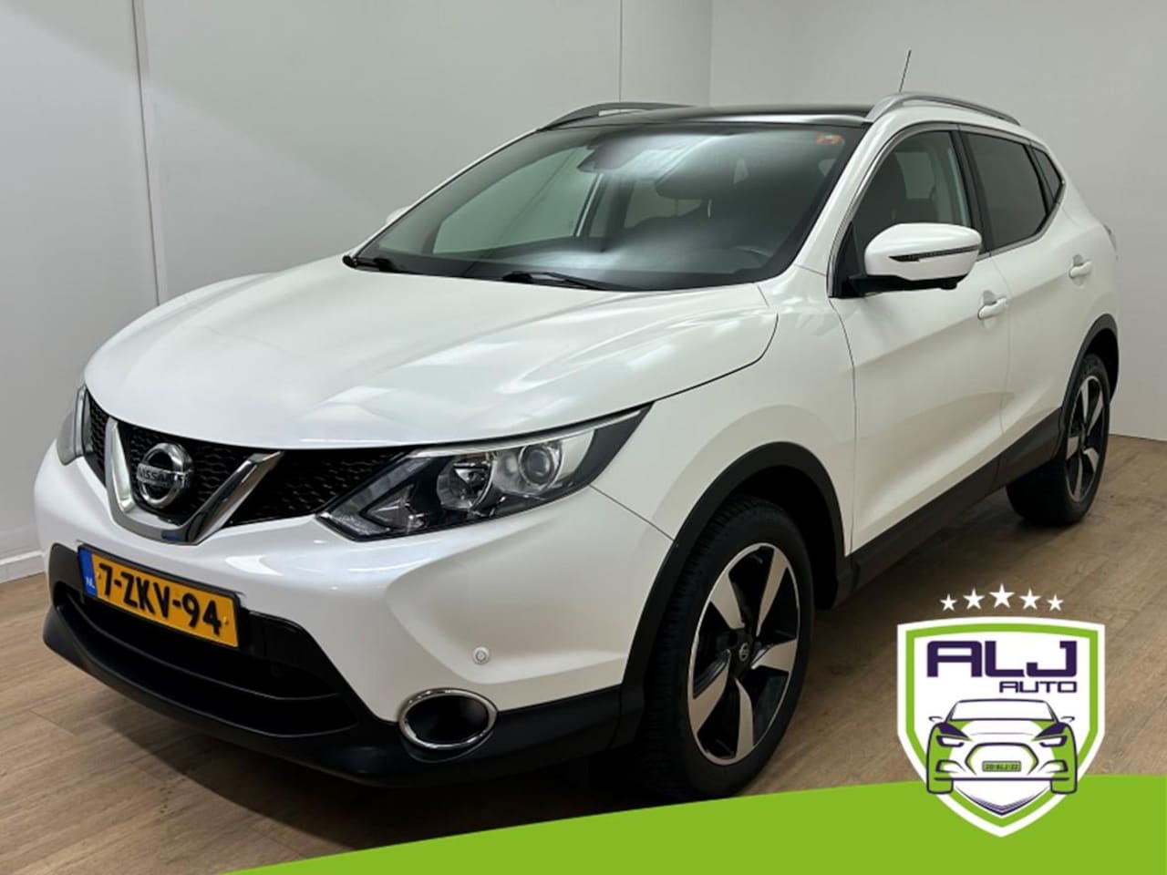Nissan Qashqai - Occasion 1.2 Connect Edition | Tweedehands Nissan Qashqai | Wit | Airco | Panoramadak | - AutoWereld.nl
