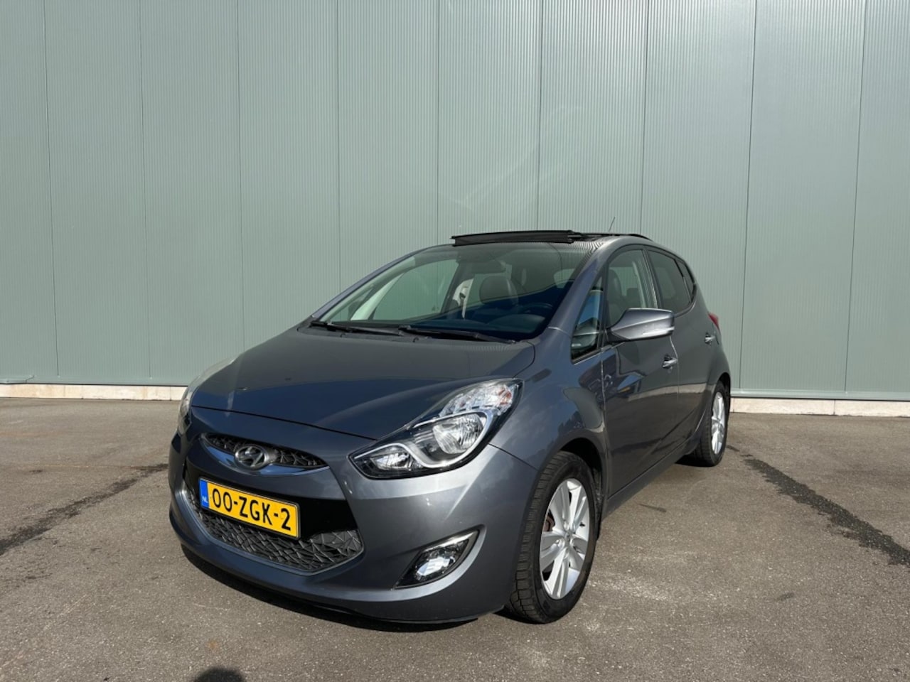 Hyundai ix20 - 1.6i i-Catcher PANORAMADAK | TREKHAAK | NAP ! - AutoWereld.nl