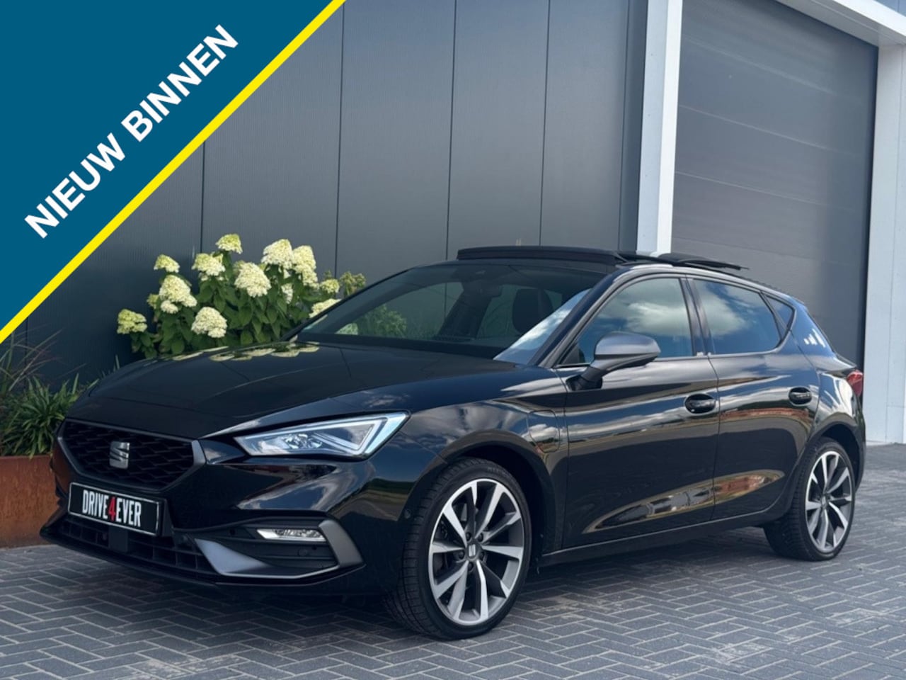 SEAT Leon - 1.4 TSI eHy. PHEV FR 204pk PANO CLIMATE SFEERVERL CAMERA PDC - AutoWereld.nl
