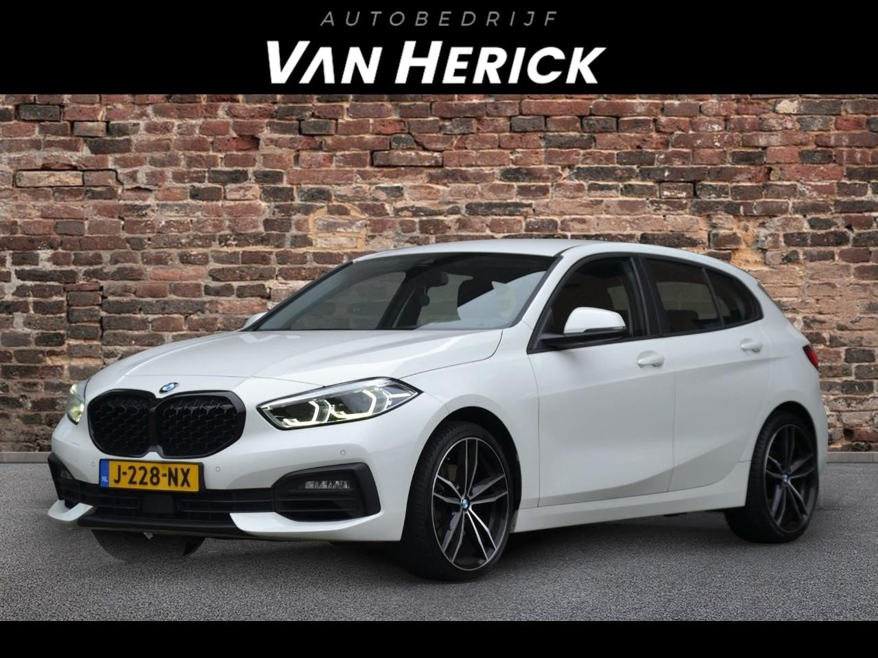 BMW 1-serie - 118i Executive Edition | Virtual cockpit | Keyless | Cruise - AutoWereld.nl