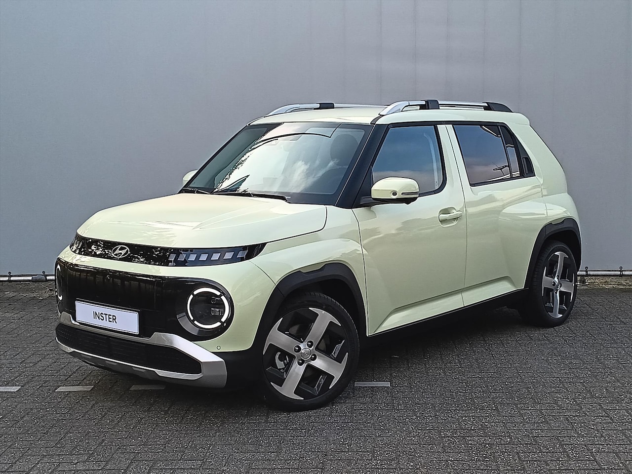 Hyundai Inster - 49 kWh 115pk 4-zits Evolve W&T Pack - AutoWereld.nl