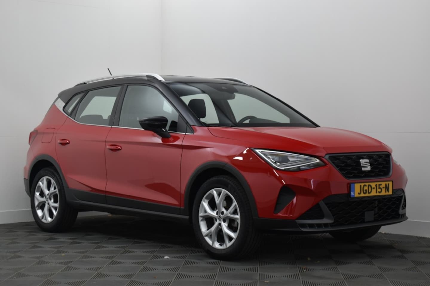 SEAT Arona - 1.0 TSI 110PK FR Business Intens Automaat - AutoWereld.nl