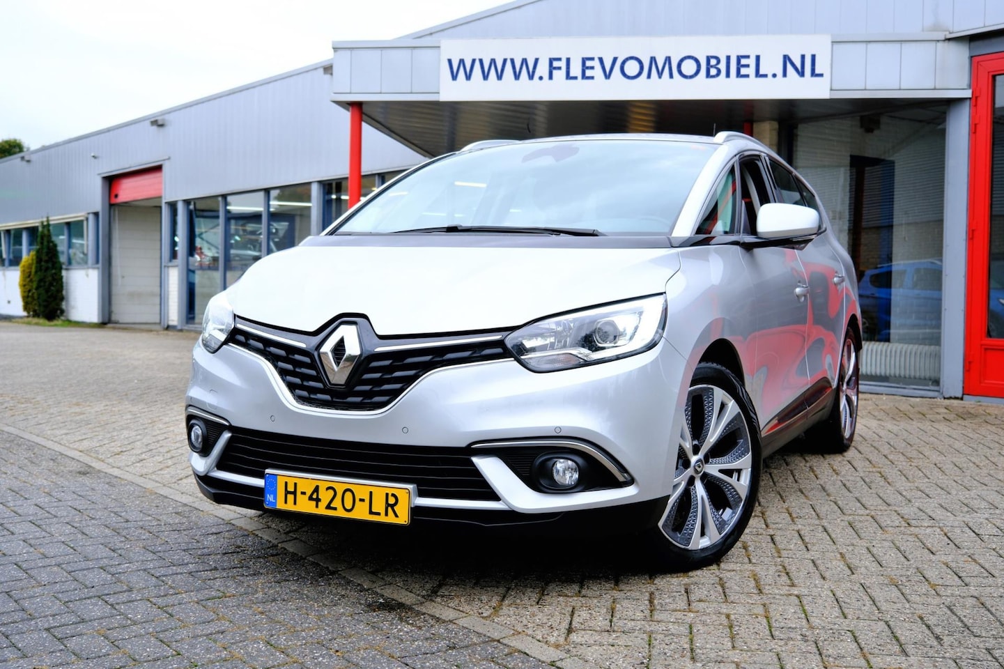 Renault Grand Scénic - 1.2 TCe Intens 7-pers Navi|Half Leder|PDC|LMV - AutoWereld.nl
