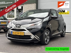 Toyota Aygo - 1.0 VVT-i x-clusiv Navi Carplay Keyless Nap Camera Climate