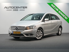 Mercedes-Benz B-klasse - 180 ✅ WEGK.TREKHAAK ✅ NAVI ✅ 4 SEIZOEN BANDEN ✅ CRUISE ✅ LICHTMETAAL ✅ HOGE INSTAP