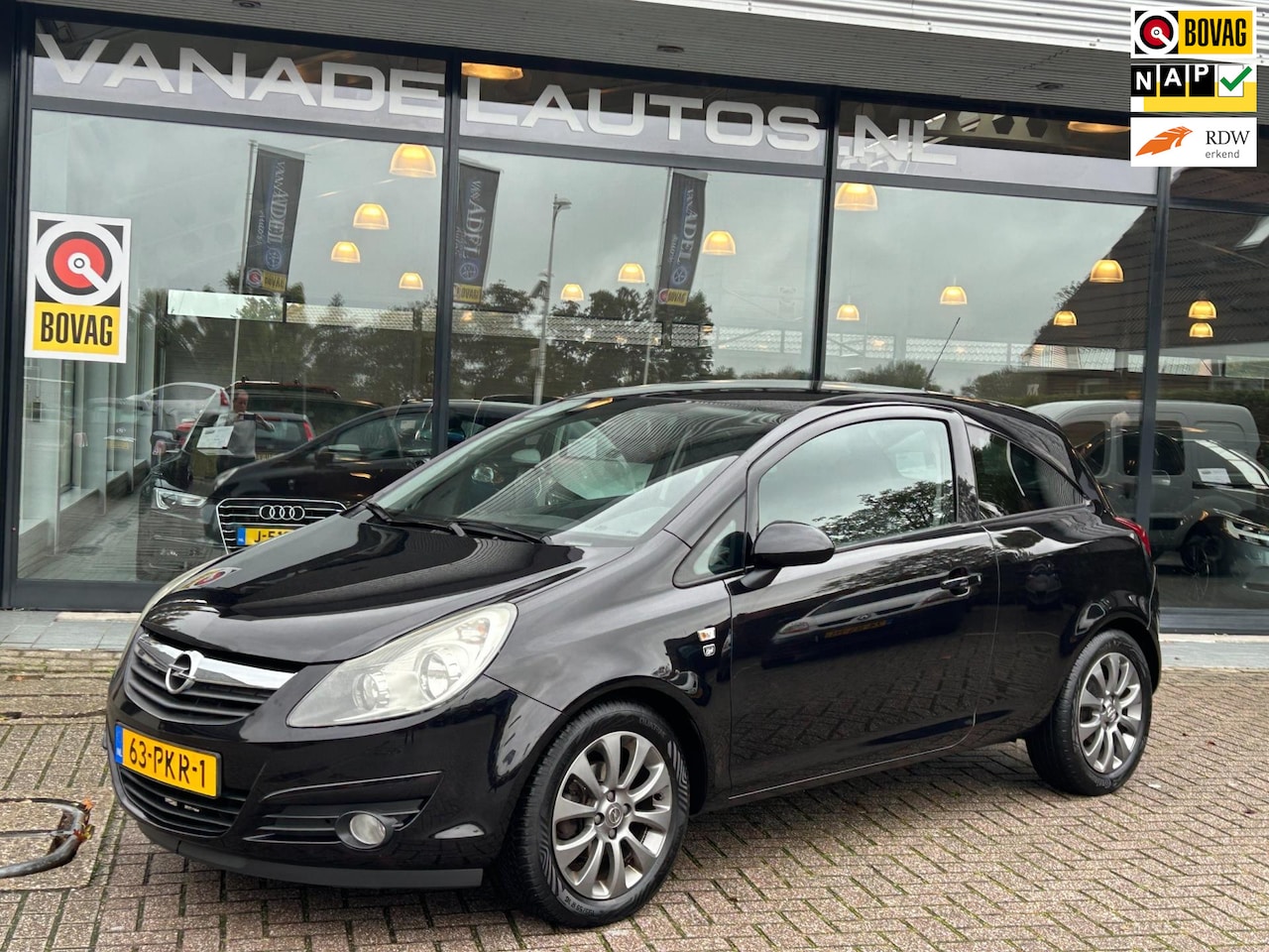 Opel Corsa - 1.4-16V '111' Edition Airco Cruise LM-Velgen Elek.Pakket NAP NL-Auto Zeer Nette Staat! - AutoWereld.nl
