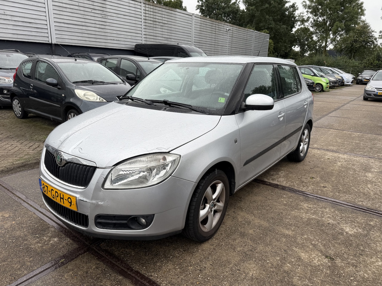 Skoda Fabia - 1.6-16V Ambiente 1e eigenaar! lichte voorschade! - AutoWereld.nl