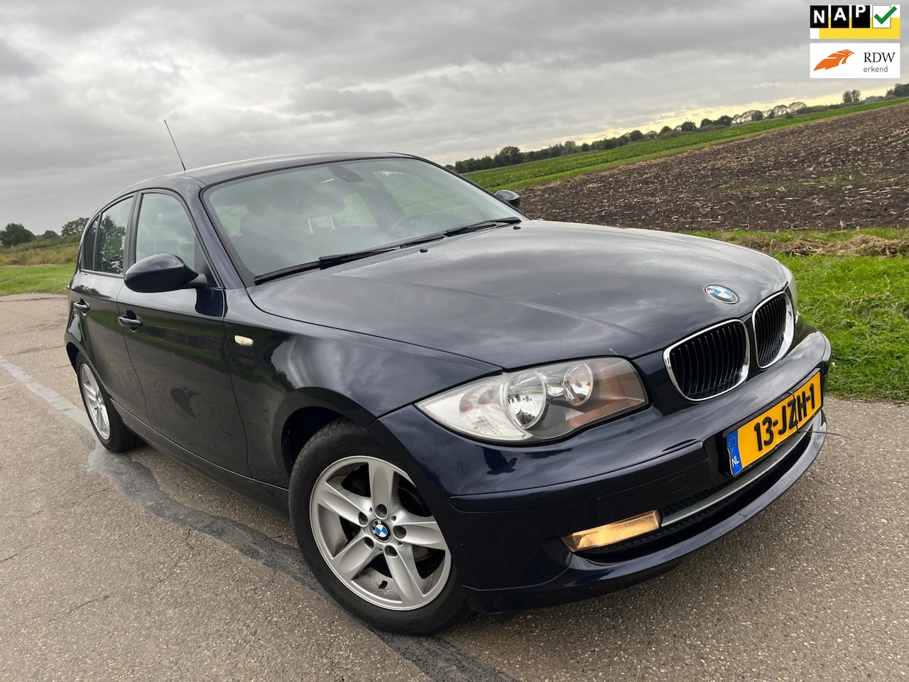 BMW 1-serie - 116i Business Line / 30.000 km 2009 - AutoWereld.nl