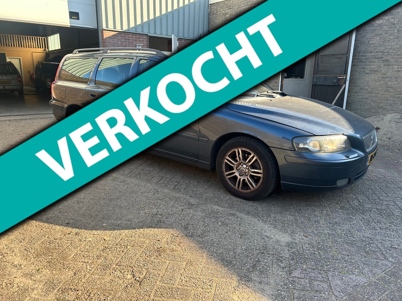 Volvo V70 - 2.4 CNG Summum met apk! - AutoWereld.nl