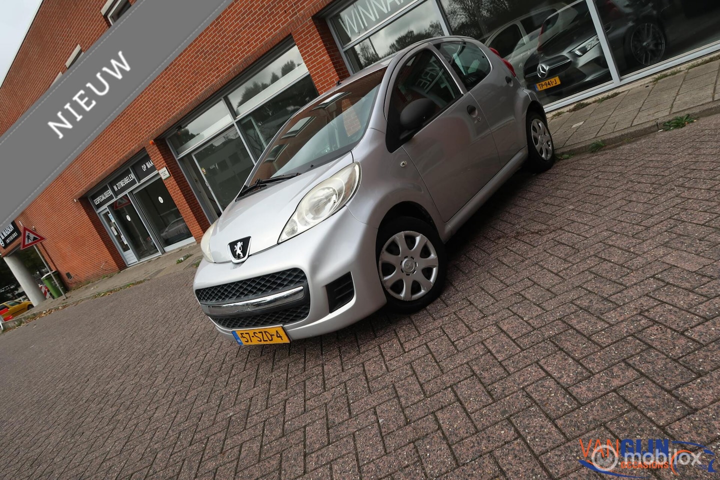 Peugeot 107 - 1.0-12V XS 1.0-12V XS - AutoWereld.nl