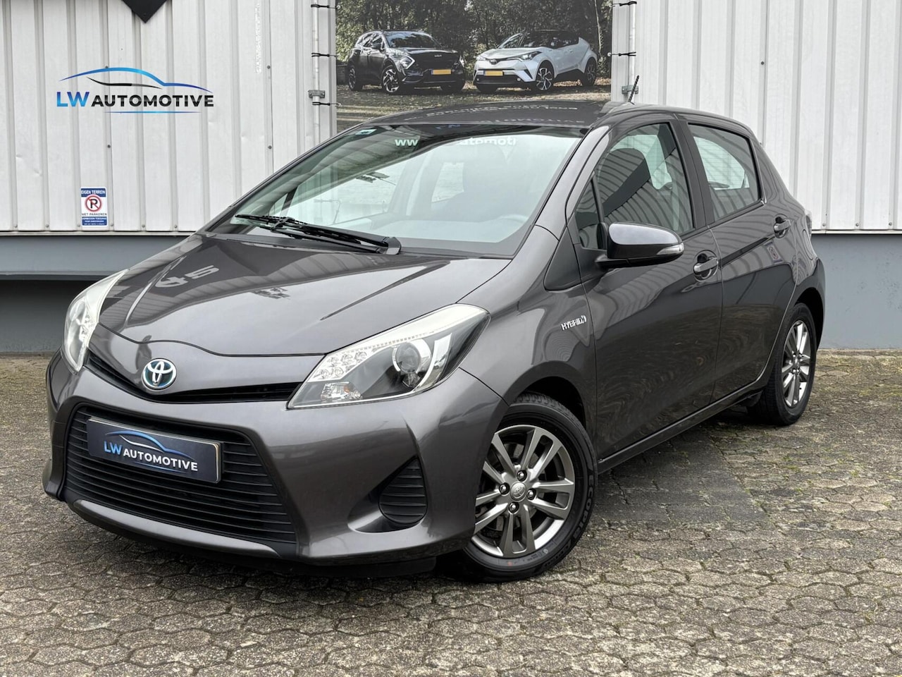 Toyota Yaris - 1.5 Full Hybrid Aspiration | Navigatie | Camera | 15 inch velgen - AutoWereld.nl