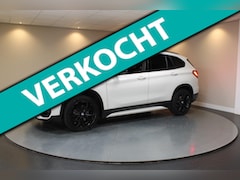 BMW X1 - SDrive18i High Executive *Sfeerverlichting* M-Stuur|M-Pook|Stoelverw