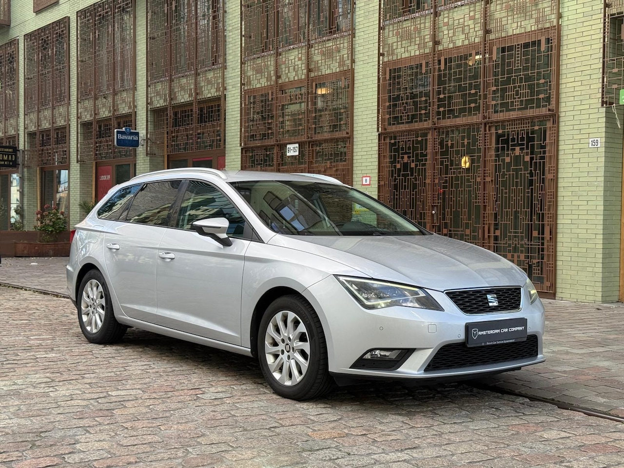 SEAT Leon ST - 1.6 TDI Style Connect Ecomotive 1.6 TDI Style Connect Ecomotive - AutoWereld.nl