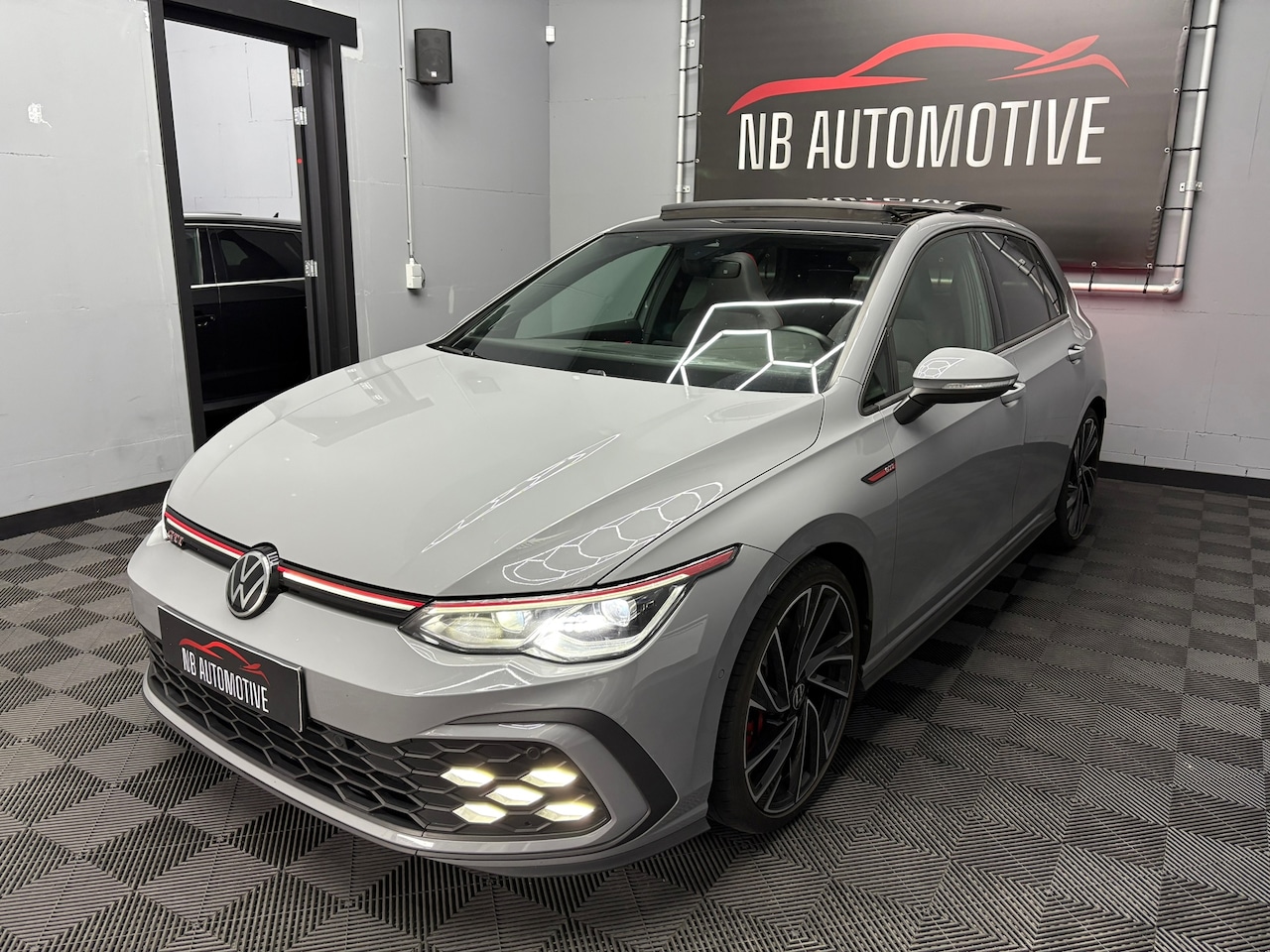 Volkswagen Golf - 8 GTI 2.0 Nardo Pano - AutoWereld.nl