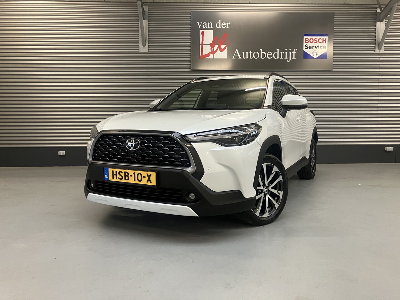 Toyota Corolla Cross - HYBRID STYLE/PDC/DODEHOEK/EL A KLEP/NAVI/LED/CARPLAY/ENZ - AutoWereld.nl