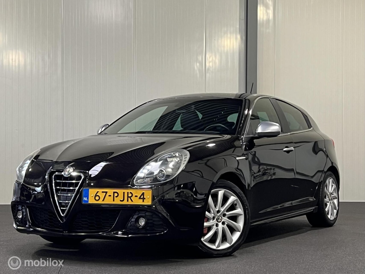 Alfa Romeo Giulietta - 1.4 T Distinctive 170 PK [ NAP leder/alcantara navi ] - AutoWereld.nl