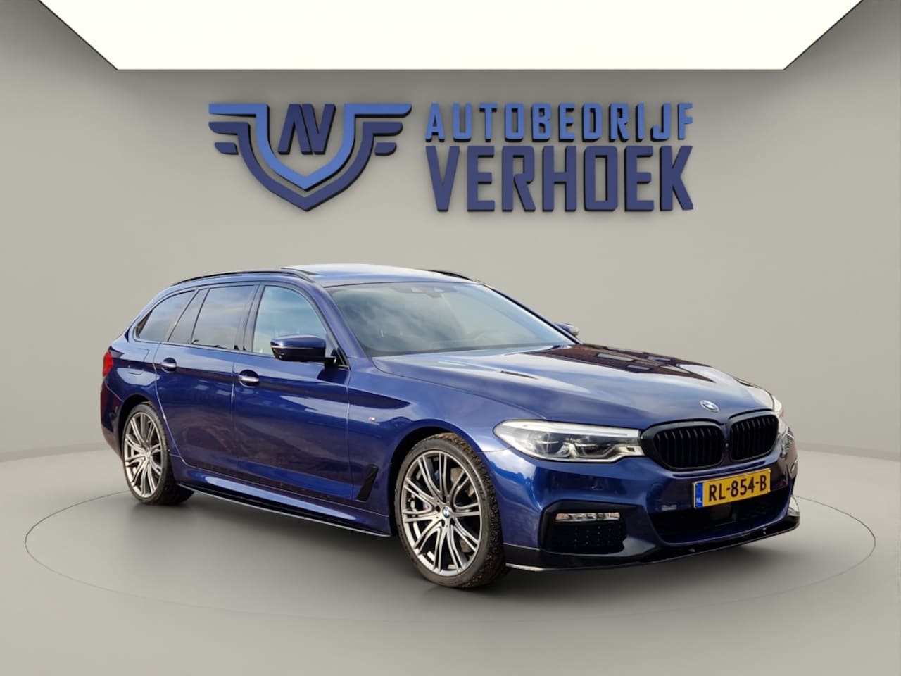 BMW 5-serie Touring - 540i High Executive NL-Auto - M Sport - Panodak - AutoWereld.nl