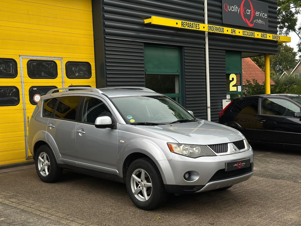 Mitsubishi Outlander - 2.4 Intro Edition 2WD Airco/Trekhaak/Nieuwe APK - AutoWereld.nl