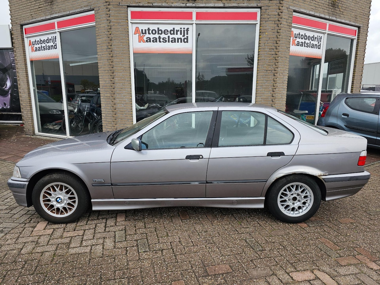 BMW 3-serie - 316i 316i - AutoWereld.nl