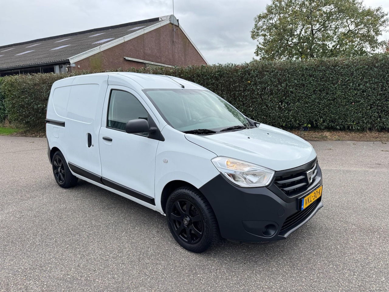 Dacia Dokker - 1.6 BENZINE - GRIJS KENTEKEN - MARGE - AutoWereld.nl