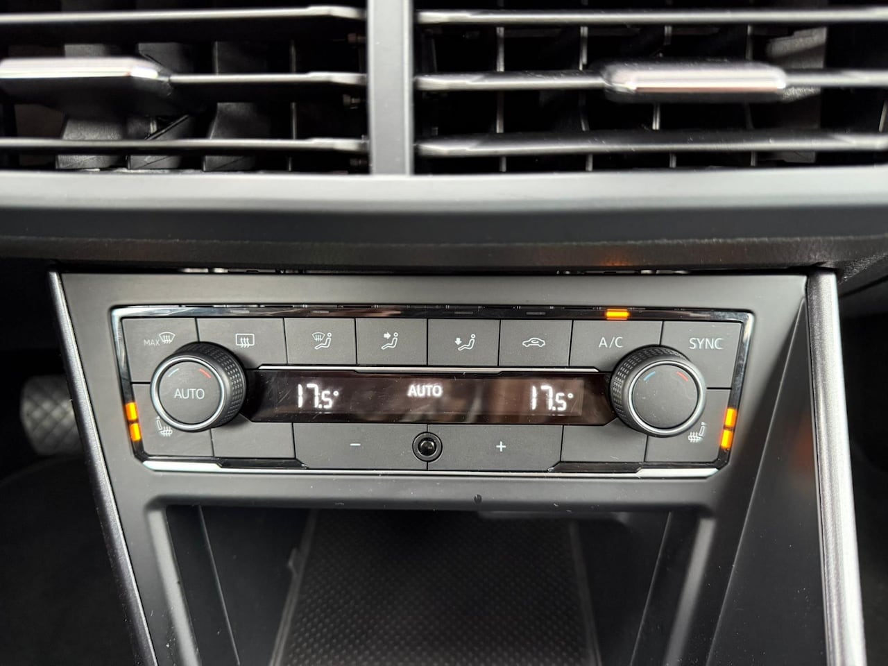 Volkswagen Polo - Volkswagen Polo 1.5 TSI Highline | Pano | DSG 2021 - AutoWereld.nl