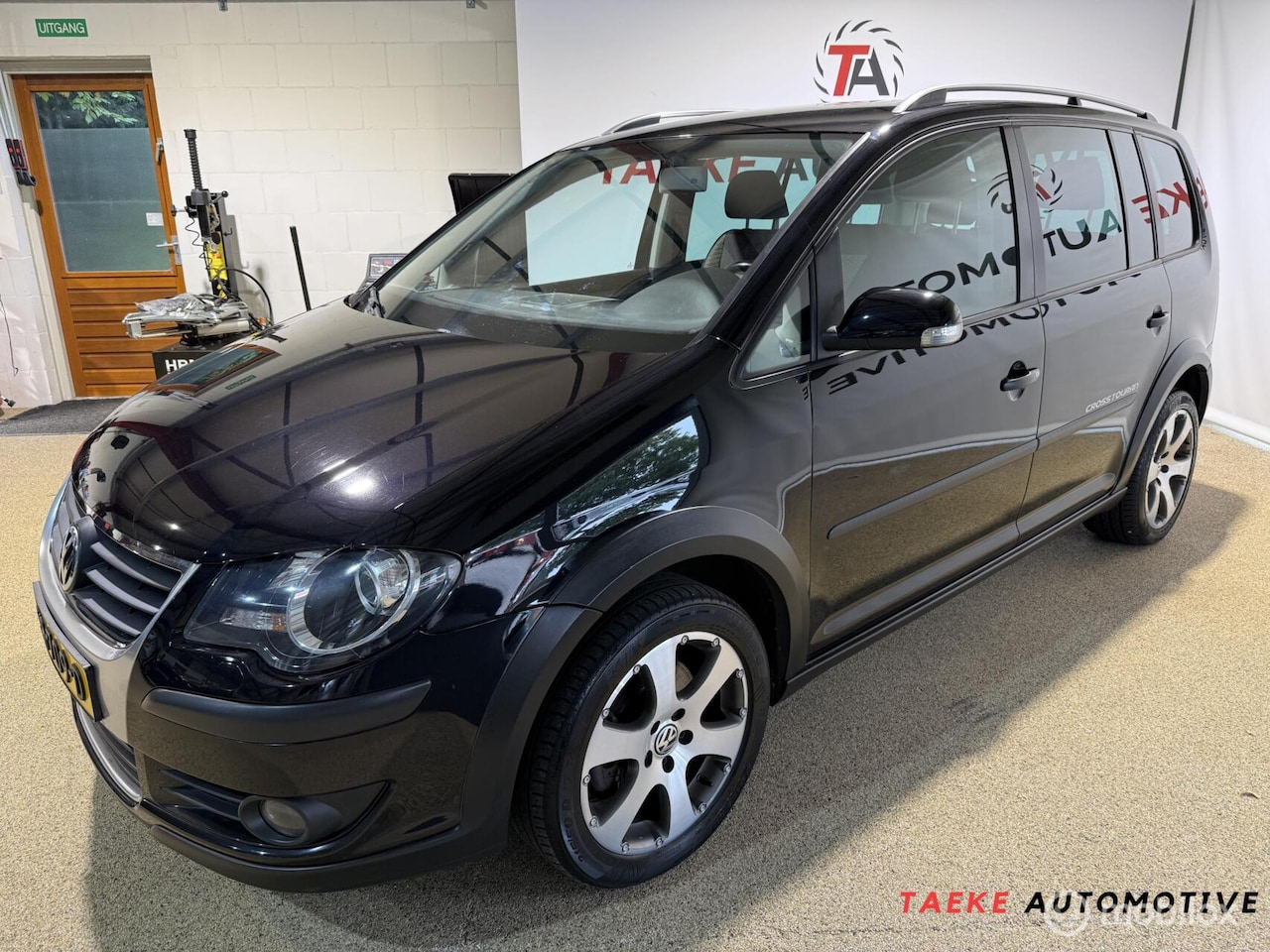 Volkswagen Touran Cross - 1.4 TSI Highline AUT/170PK/Airco - AutoWereld.nl