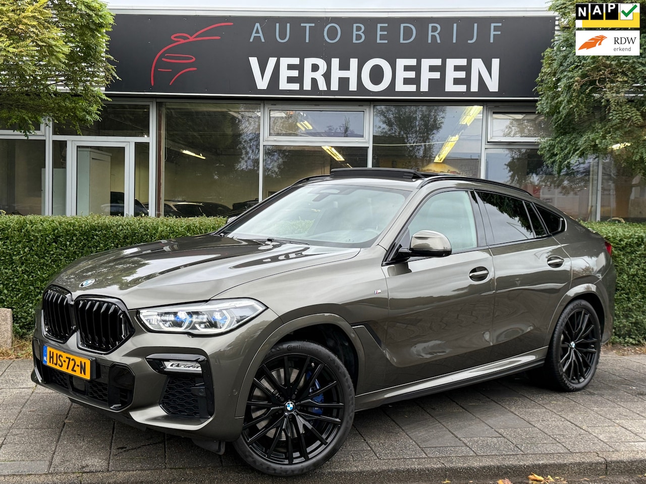 BMW X6 - M50i High Executive - PANORAMADAK - 3X TV - BOWERS&WILKINS - ACHTERASBESTURING - ELEKTRISC - AutoWereld.nl