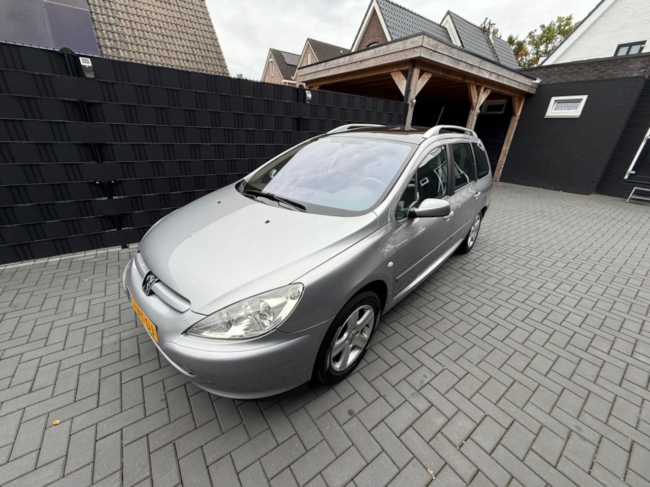 Peugeot 307 SW - 2.0 16V Pack| PANO| CRUISE| CLIMA| PDC| 7 PERS| APK - AutoWereld.nl