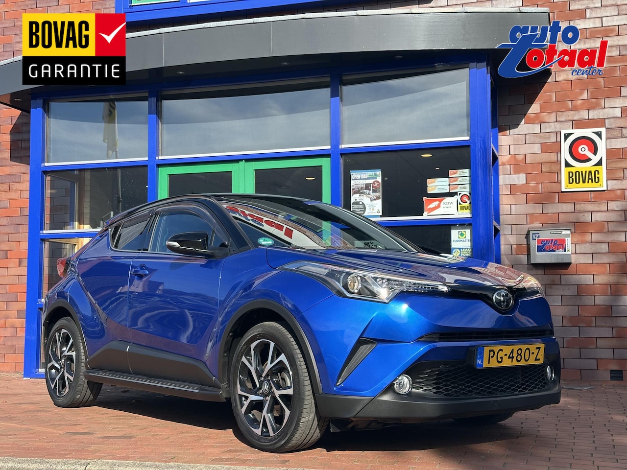 Toyota C-HR - 1.2 Bi-Tone | Navi | Stoelverwarming - AutoWereld.nl