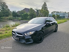 Mercedes-Benz A-klasse - 160 / Navi / Camera / 18' AMG