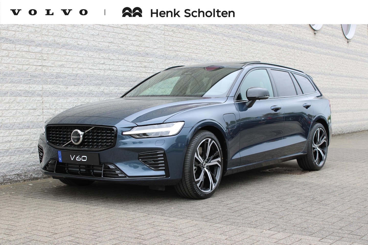 Volvo V60 - 2.0 T6 Plug-in hybrid AWD Ultra Dark | Headup display | Panoramadak | Preconditioning | Op - AutoWereld.nl