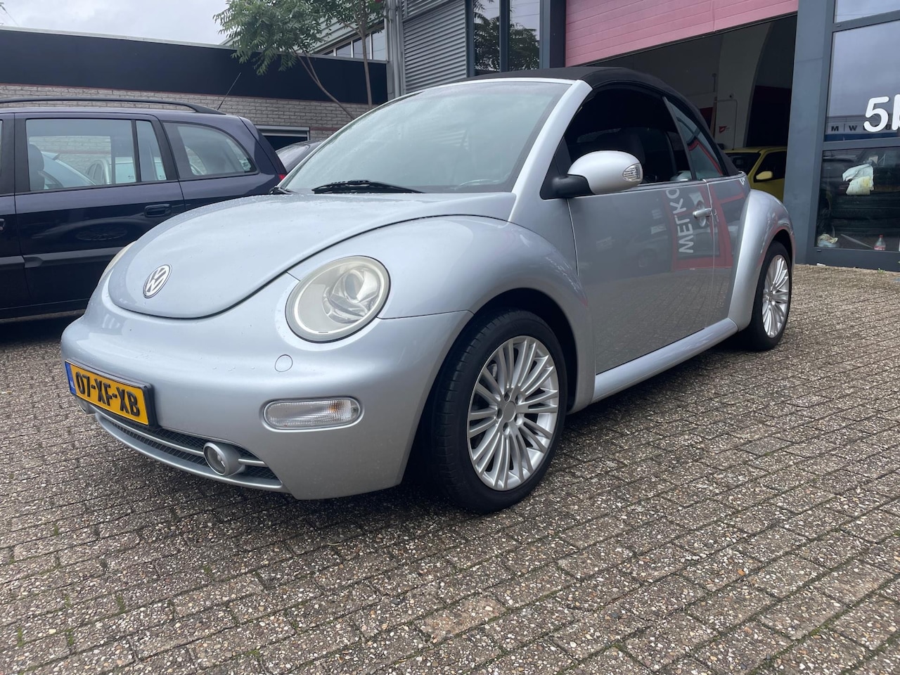 Volkswagen New Beetle Cabriolet - 1.6 Highline in top staat - AutoWereld.nl
