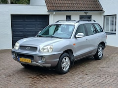Hyundai Santa Fe - 2.7i-24V 4WD Country