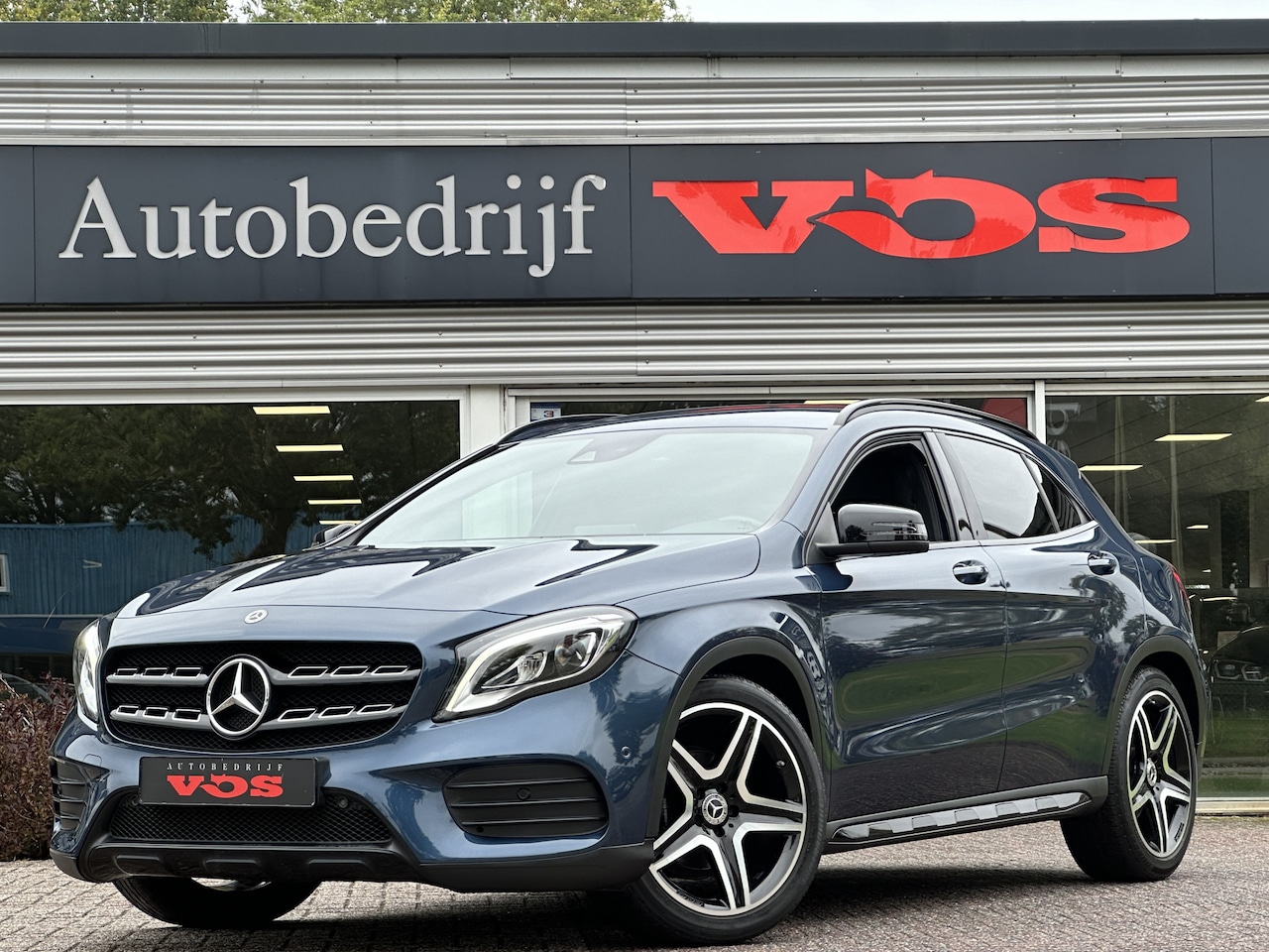 Mercedes-Benz GLA-Klasse - 180 AMG-Line | Keyless | Camera | Trekhaak | CarPlay - AutoWereld.nl