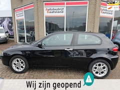 Alfa Romeo 147 - 1.6 T.Spark Veloce Distinctive - Clima - NIEUWE APK