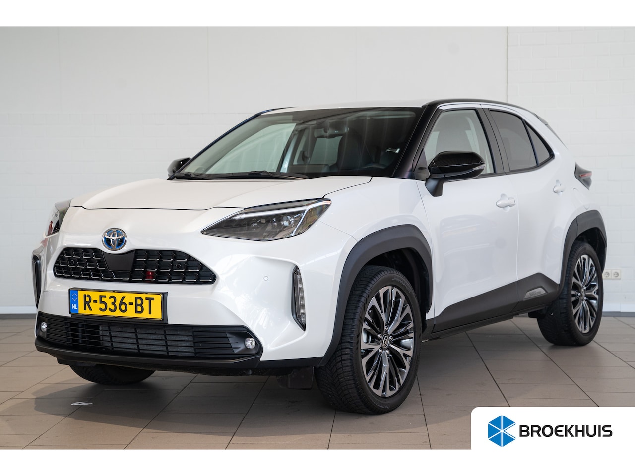 Toyota Yaris Cross - 1.5 Hybrid Executive Automaat | Camera | Stoel & Stuurverwarming | Apple Carplay & Android - AutoWereld.nl
