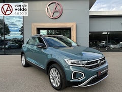 Volkswagen T-Roc - 1.5 TSI 150pk DSG Style | Trekhaak | Navi | IQ light | Adapt. Cruise | Rijklaar incl. gara